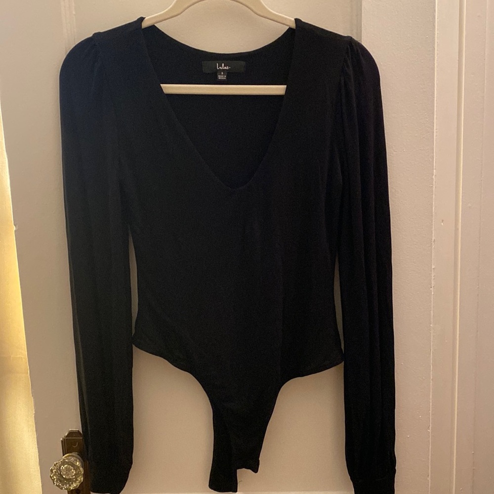 Lulu's Kaylene Black V-Neck Balloon Sleeve Bodysuit
